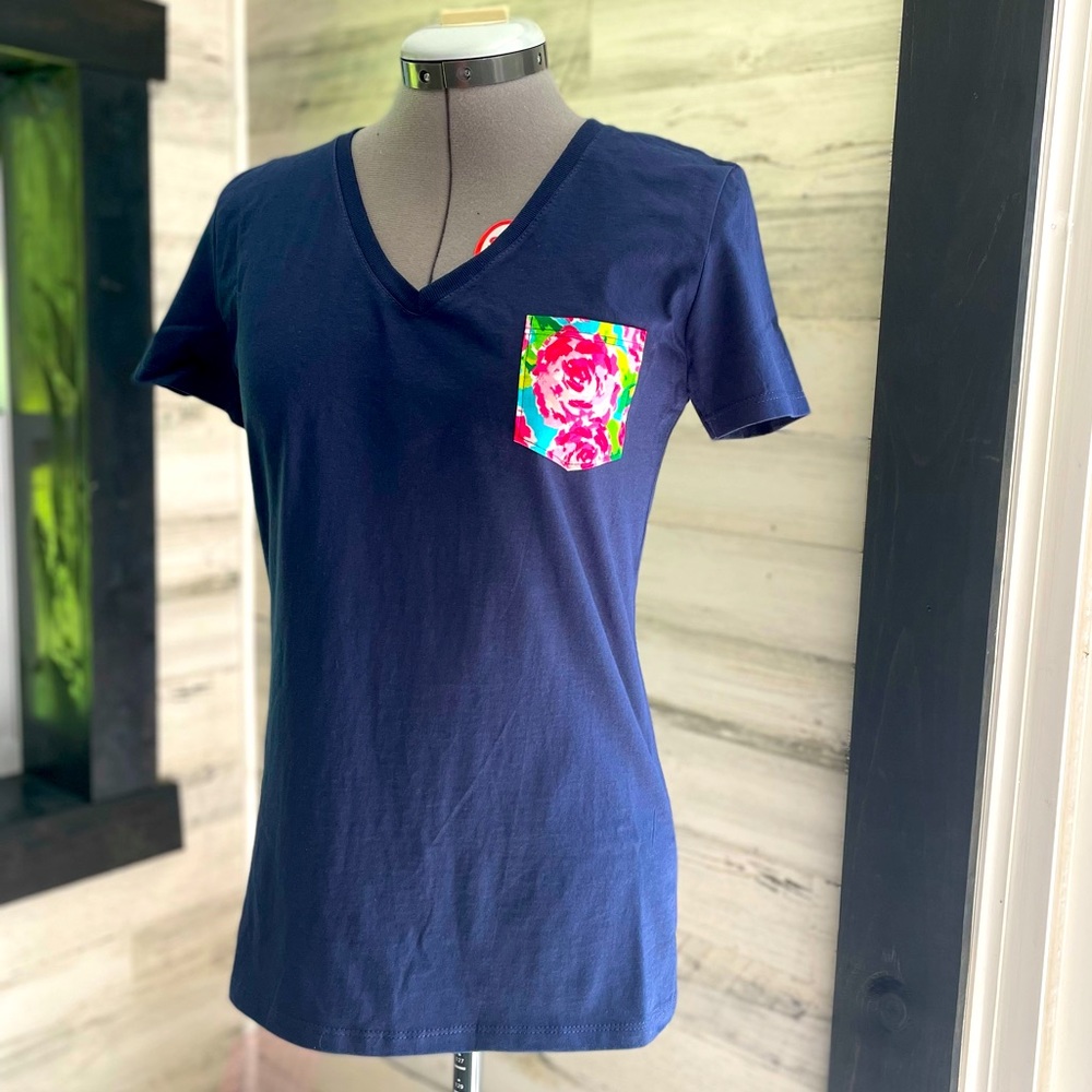 NWOT Navy V-Neck Pink Flower Pocket Tee